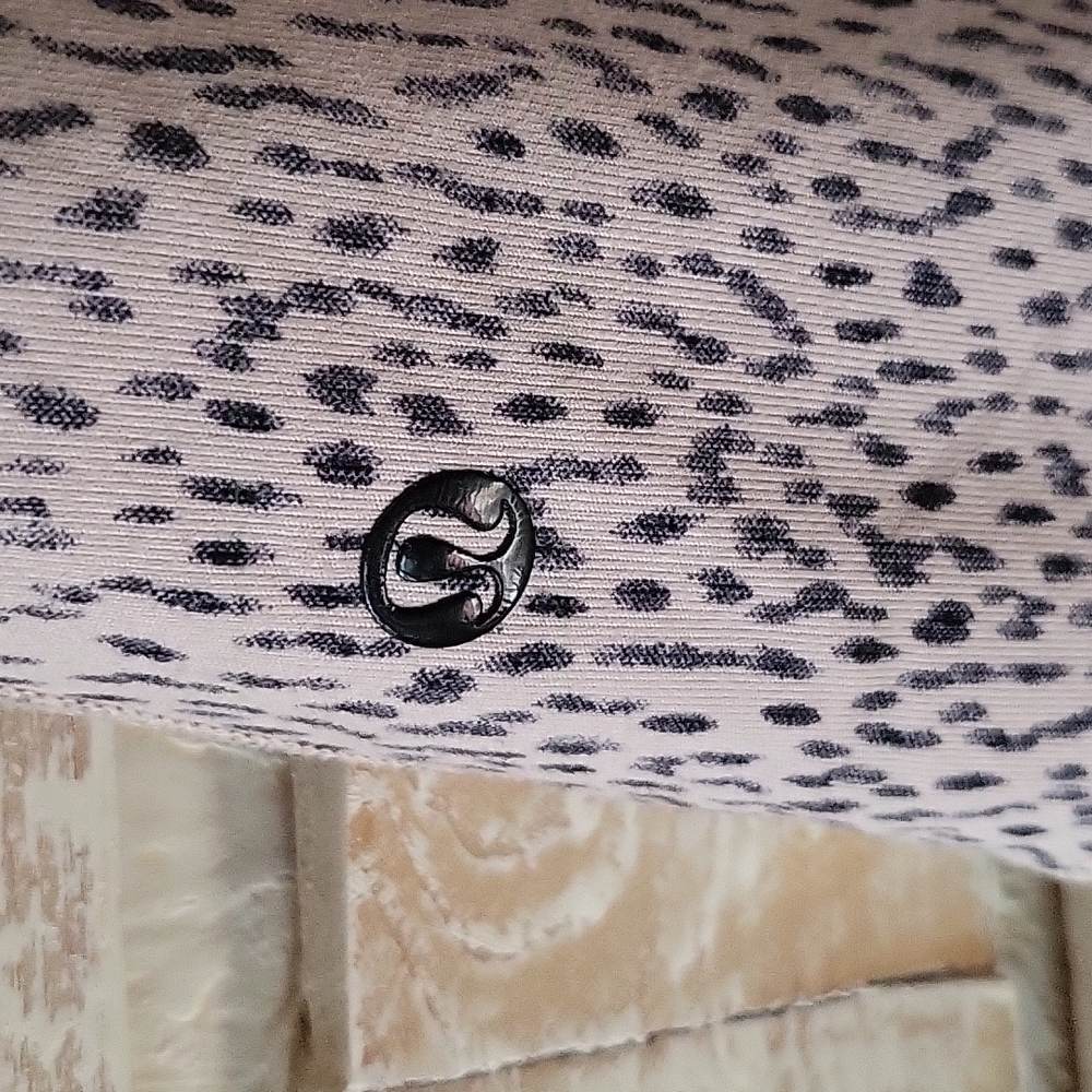 Euc Lululemon Exercise Tank - image 5